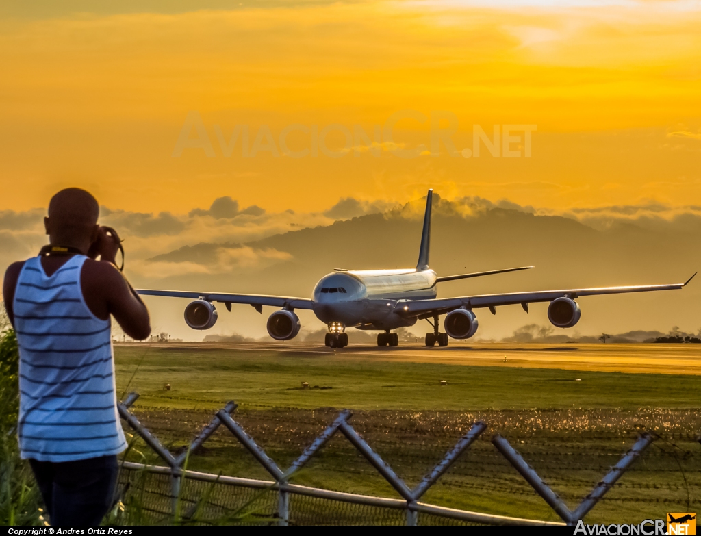 EC-JLE - Airbus A340-642 - Iberia