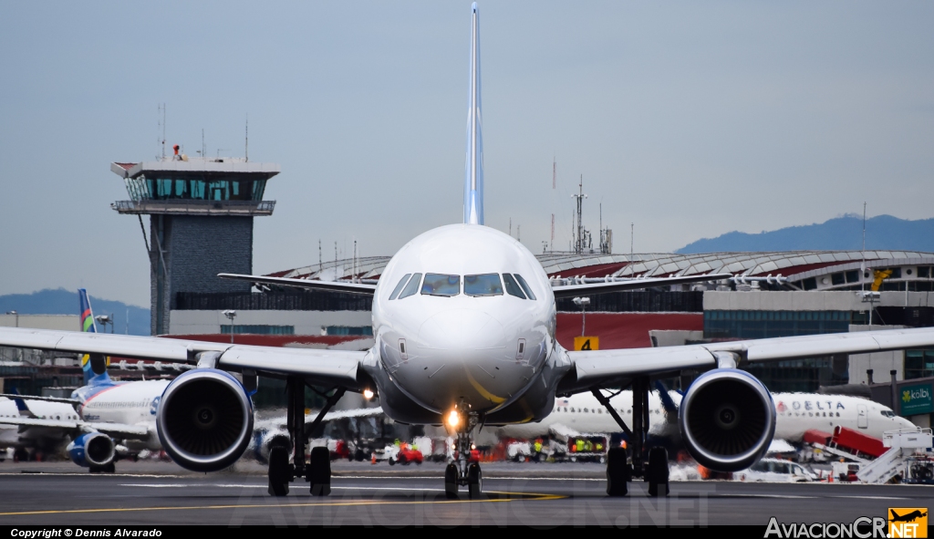 XA-LHG - Airbus A320-214 - Interjet