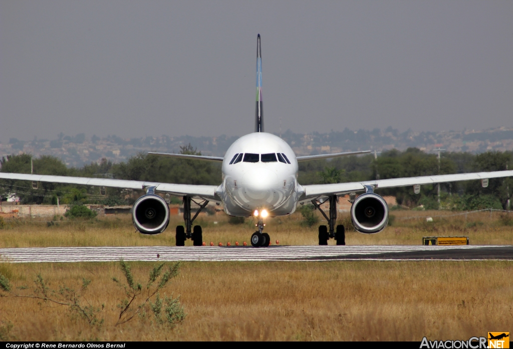 XA-VOY - Airbus A320-233 - Volaris