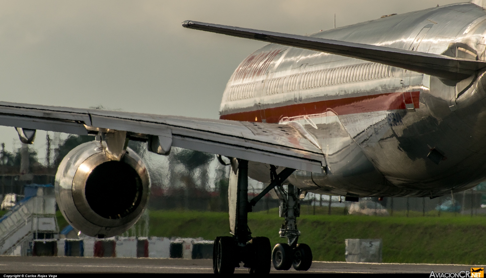 N656AA - Boeing 757-223 - American Airlines