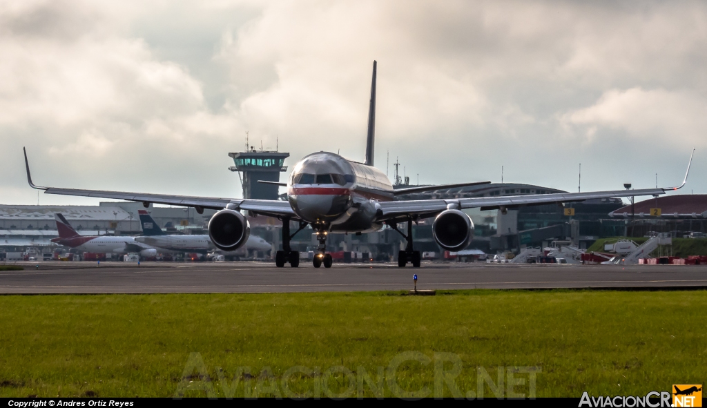 N656AA - Boeing 757-223 - American Airlines