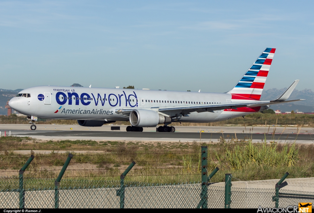 N343AN - Boeing 767-323 - American Airlines