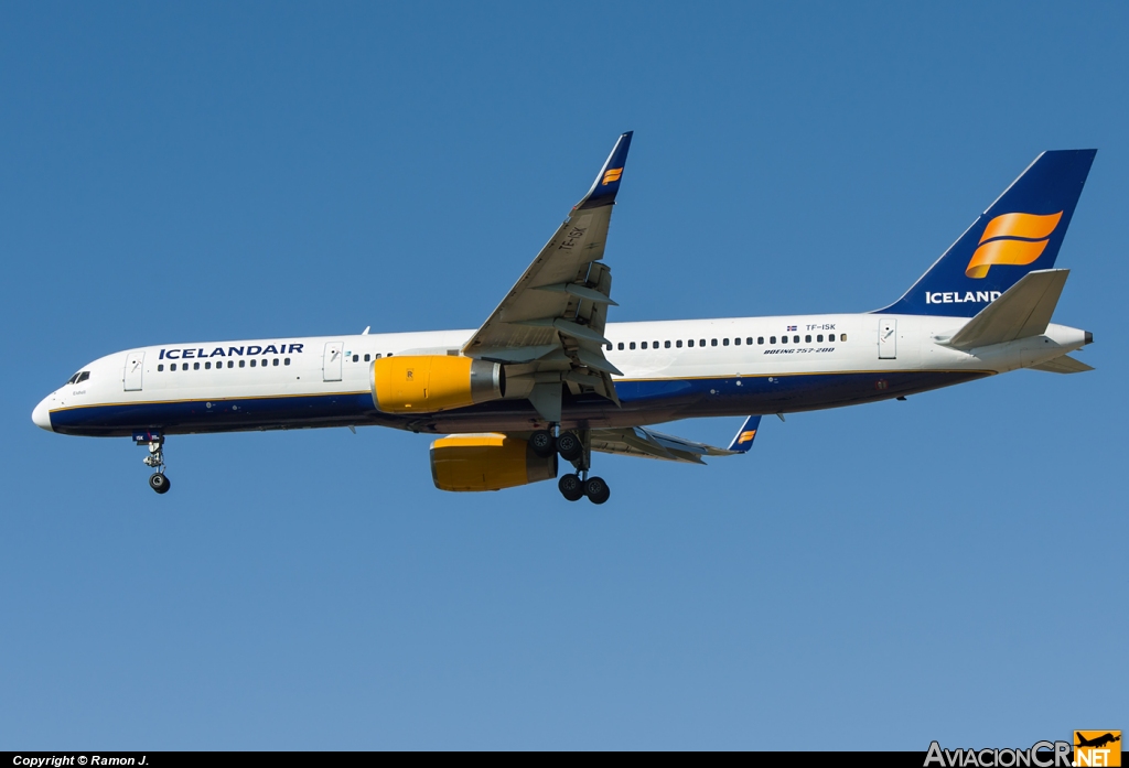 TF-ISK - Boeing 757-223 - Icelandair