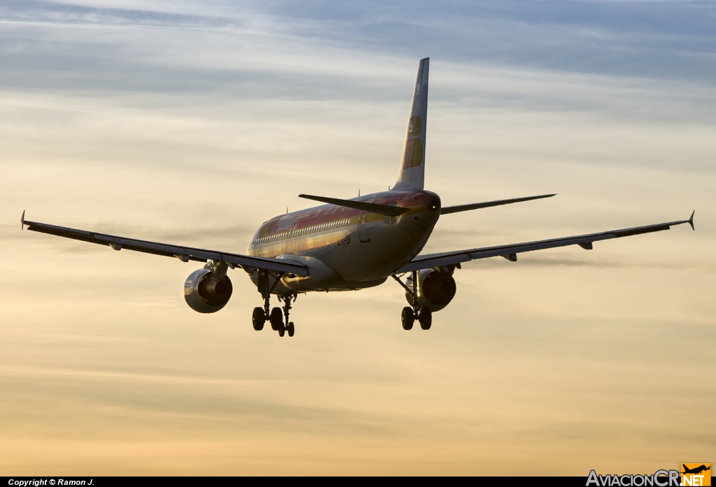 EC-IZH - Airbus A320-214 - Iberia