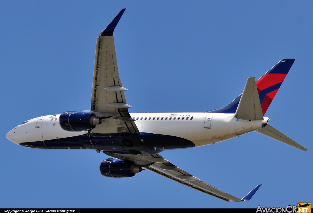 N303DQ - Boeing 737-732 - Delta Air Lines