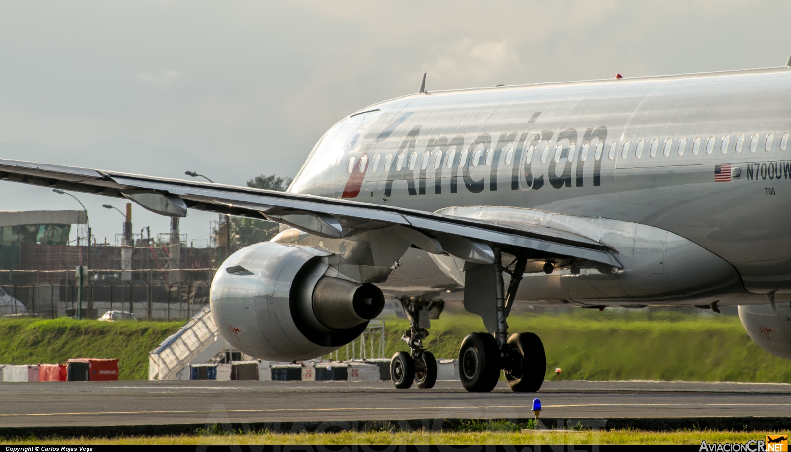 N700UW - Airbus A319-112 - American Airlines