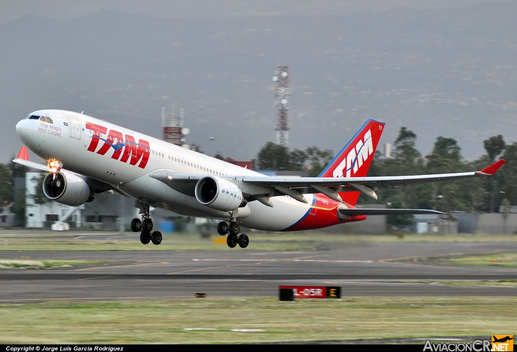 PT-MVD - Airbus A330-223 - TAM