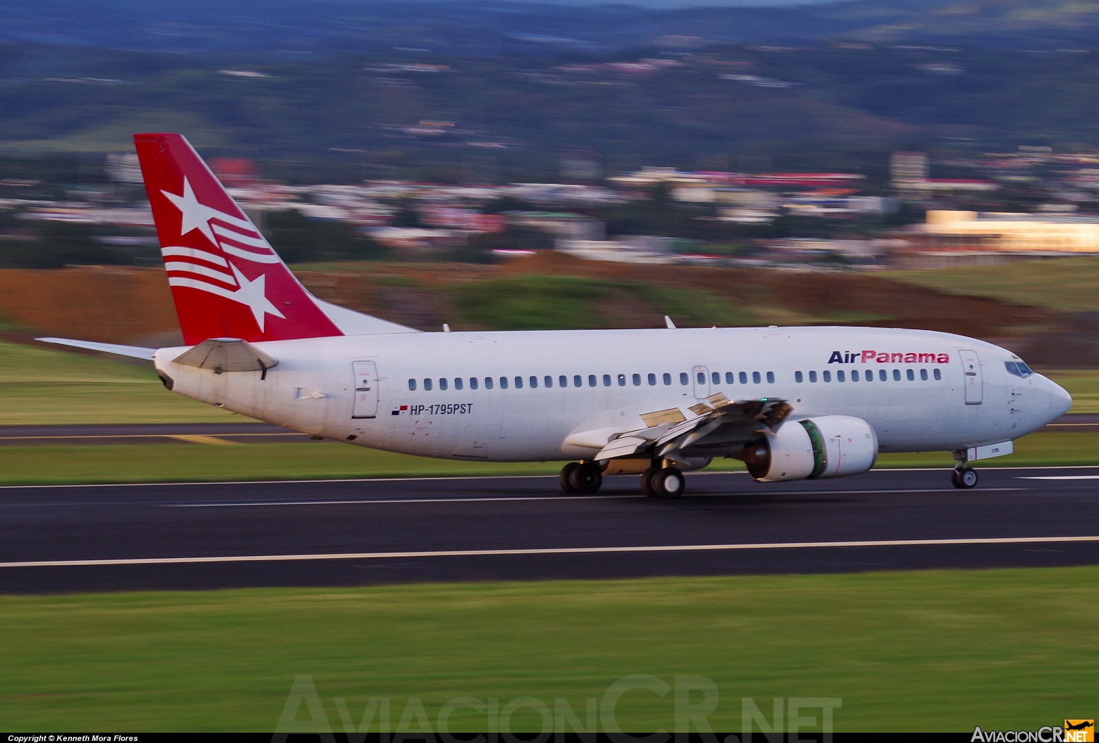 HP-1795PST - Boeing 737-33A - Air Panama