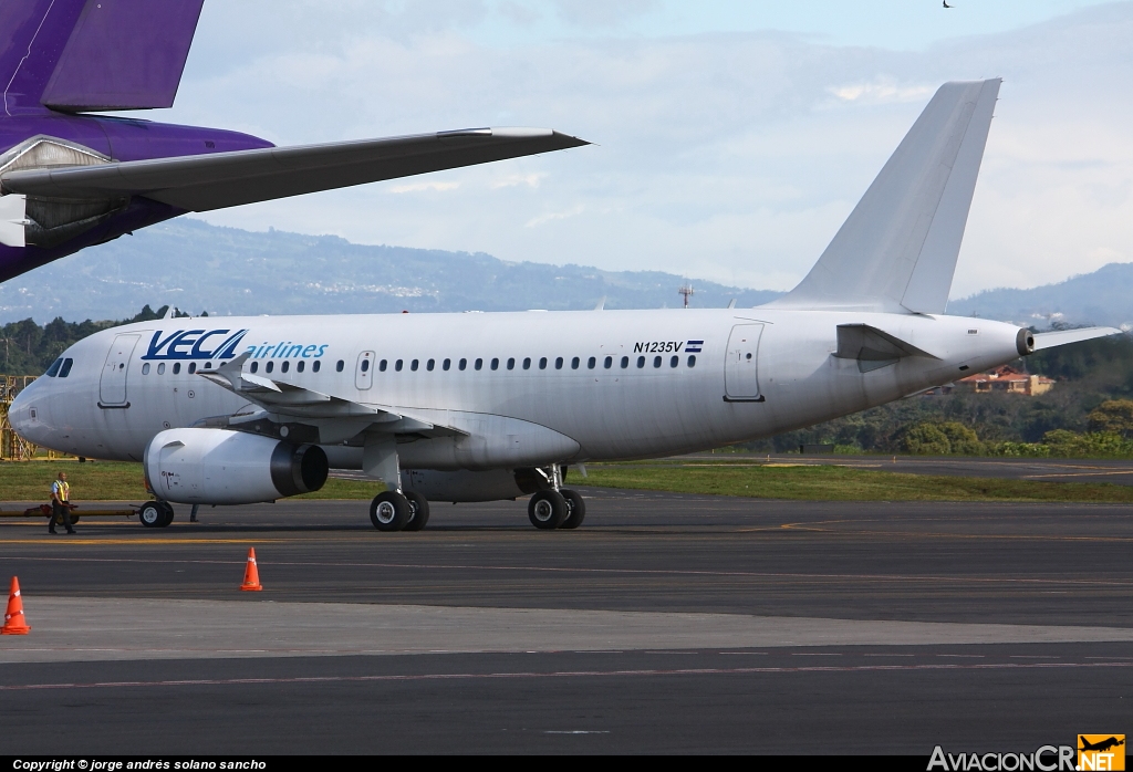 N1235V - Airbus A319-132 - VECA