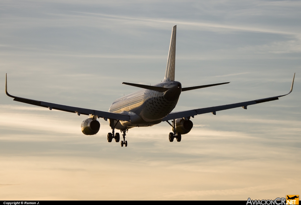 EC-MBS - Airbus A321-232 - Vueling