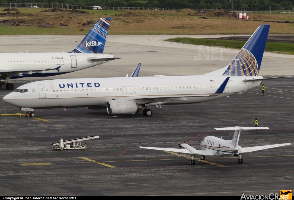 N17245 - Boeing 737-824 - United Airlines