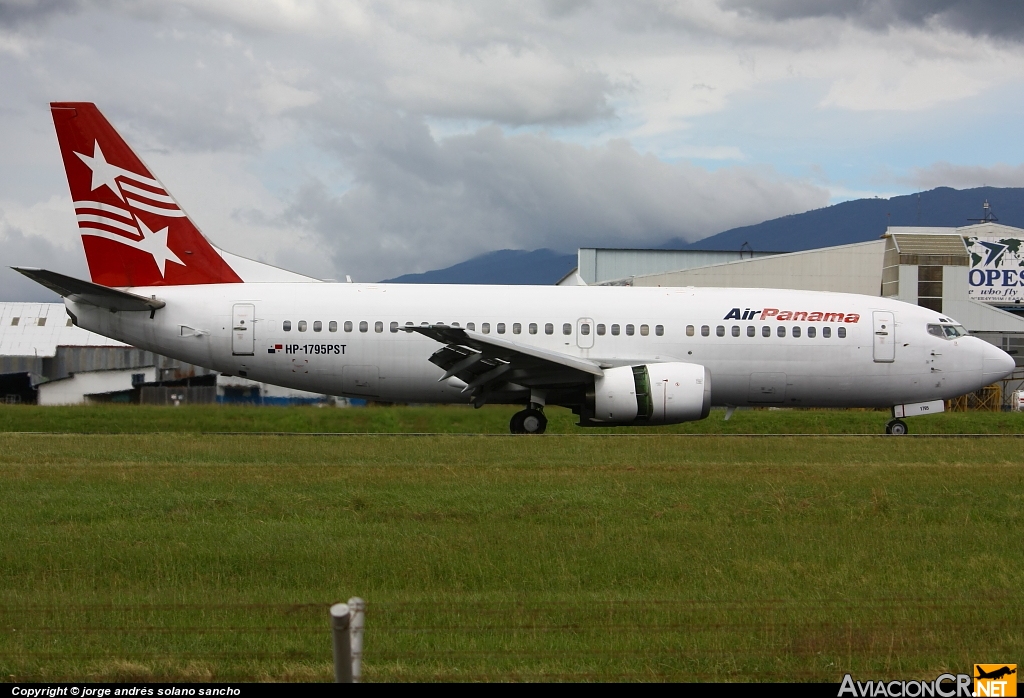 HP-1795PST - Boeing 737-33A - Air Panama