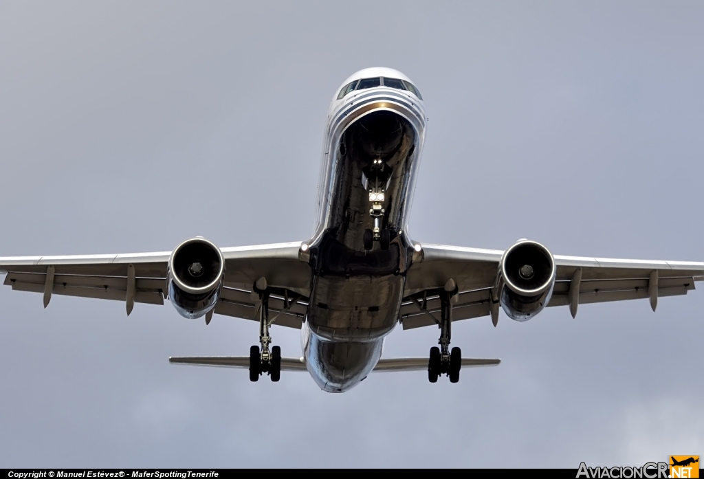 EC-HDS - Boeing 757-256 - Privilege Style