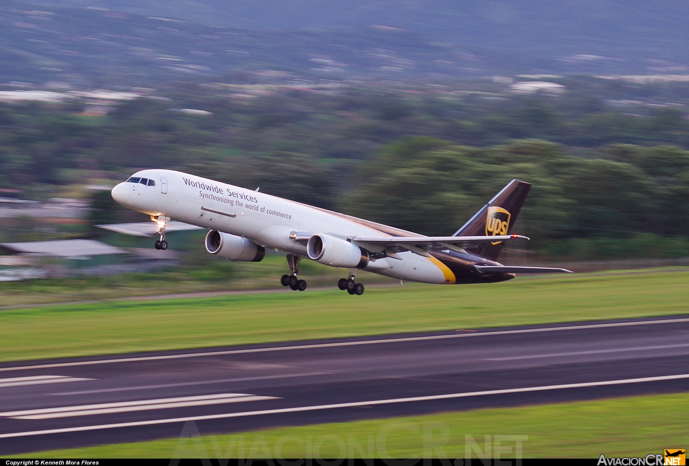 N465UP - Boeing 757-24APF - UPS - United Parcel Service