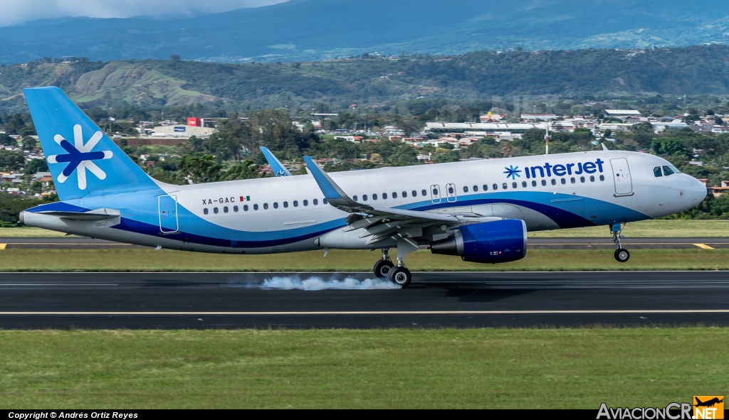 XA-GAC - Airbus A320-214 - Interjet