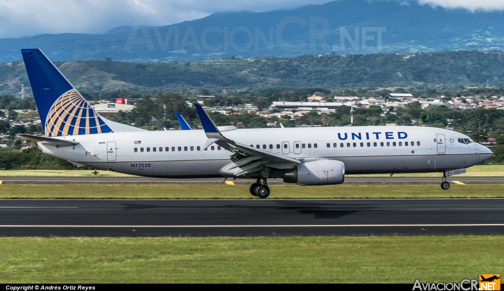 N77520 - Boeing 737-824 - United Airlines