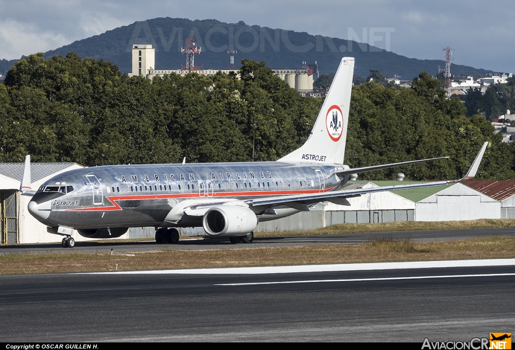 N951AA - Boeing 737-823 - American Airlines