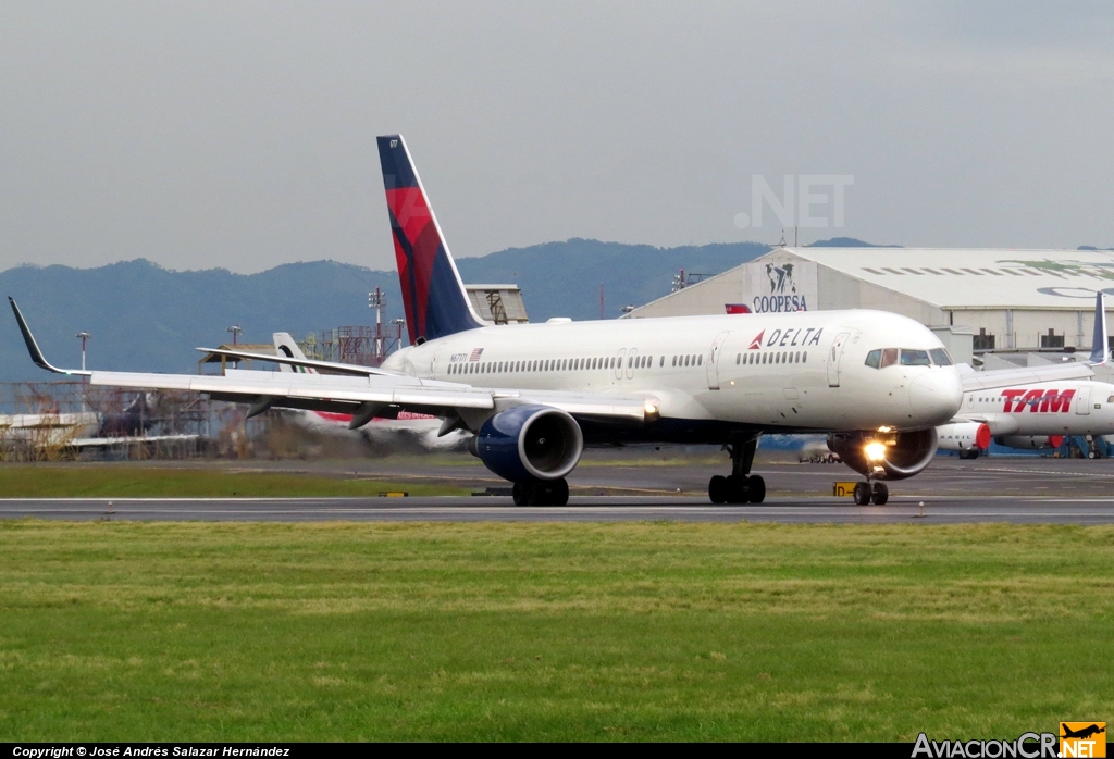 N67171 - Boeing 757-232 - Delta Air Lines