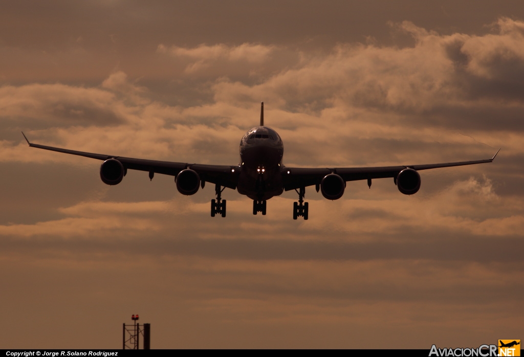 EC-LEV - Airbus A340-642 - Iberia