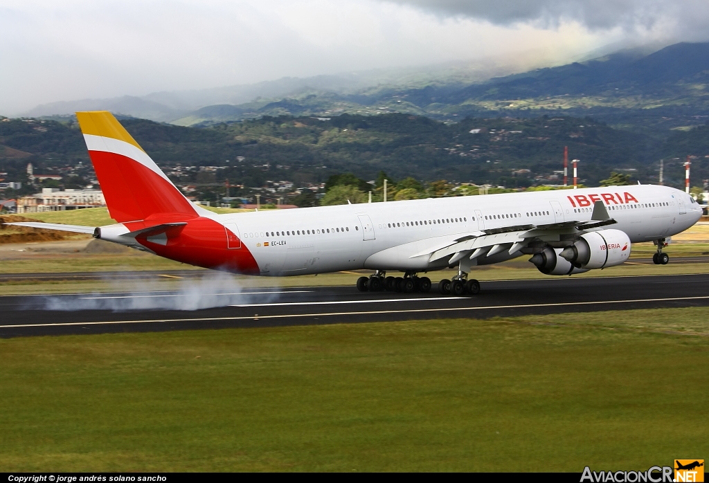 EC-LEV - Airbus A340-642 - Iberia
