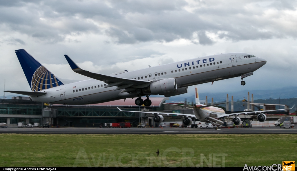 N27205 - Boeing 737-824 - United Airlines