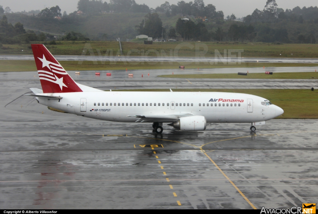 HP-1795PST - Boeing 737-33A - Air Panama