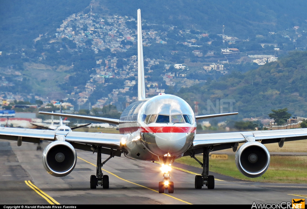 N195AN - Boeing 757-223 - American Airlines