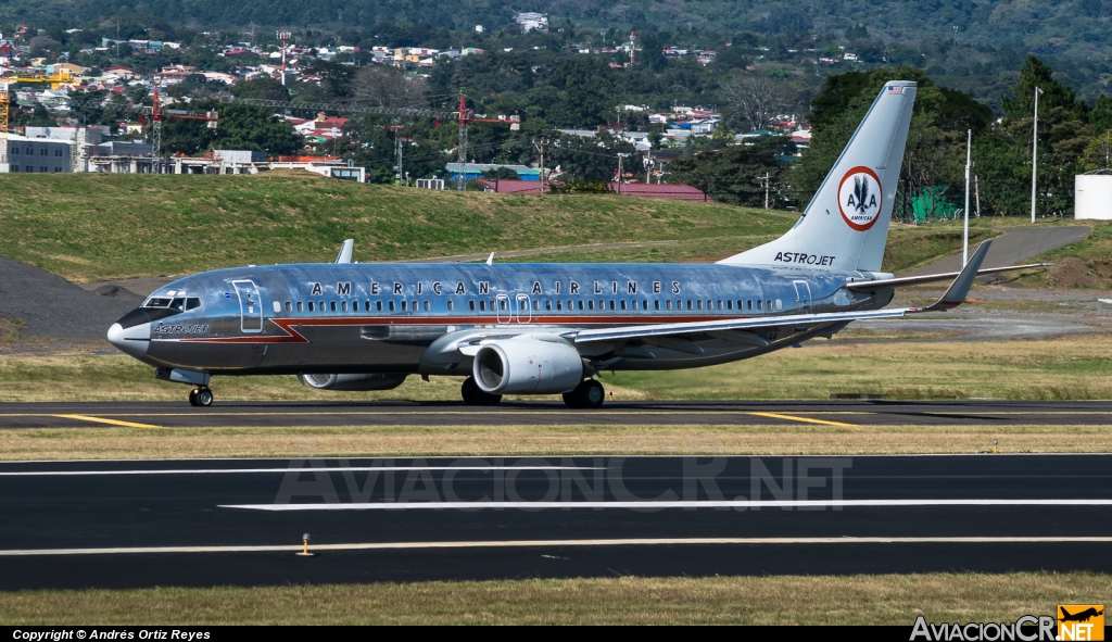 N951AA - Boeing 737-823 - American Airlines