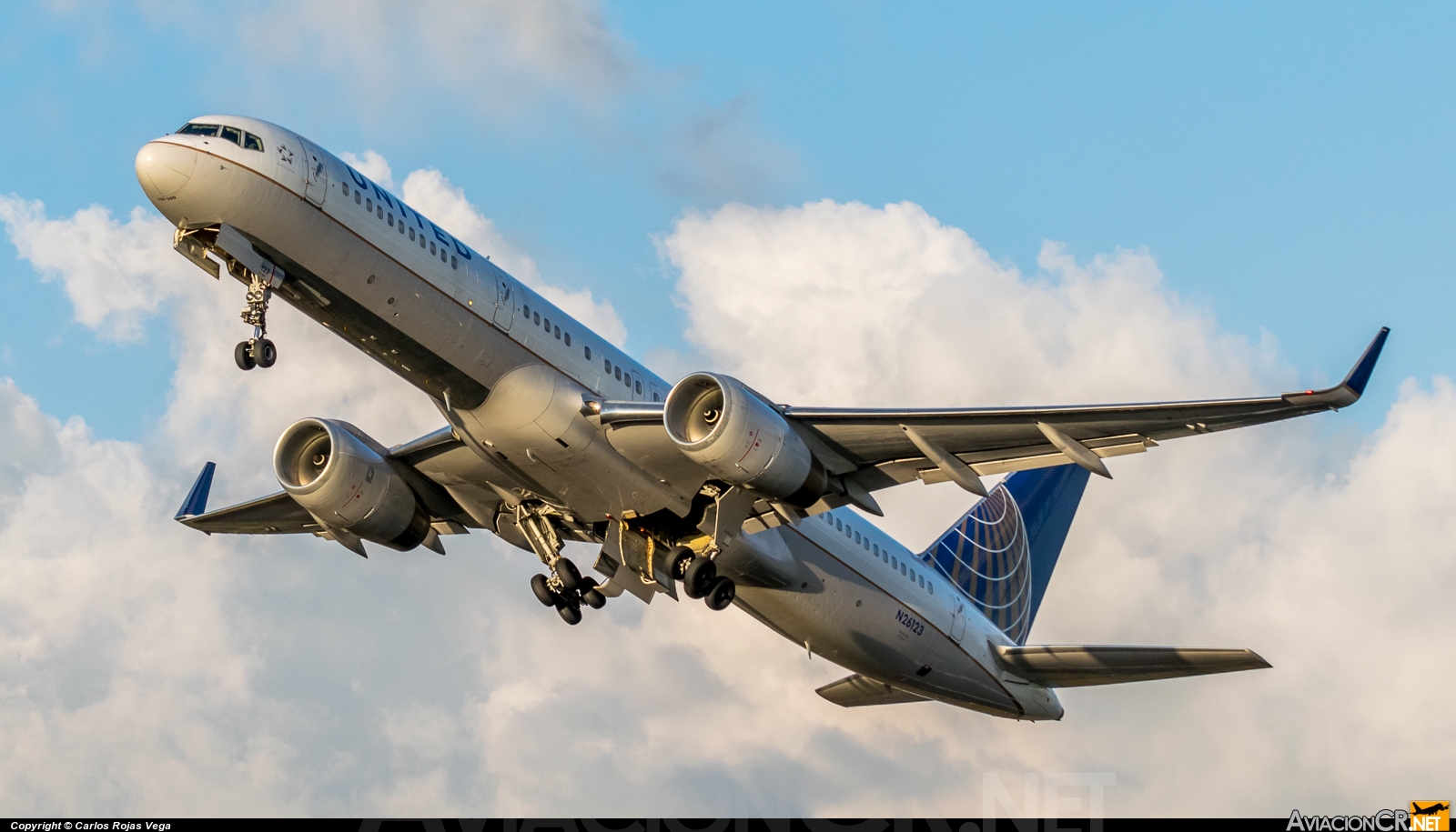 N26123 - Boeing 757-224 - United Airlines