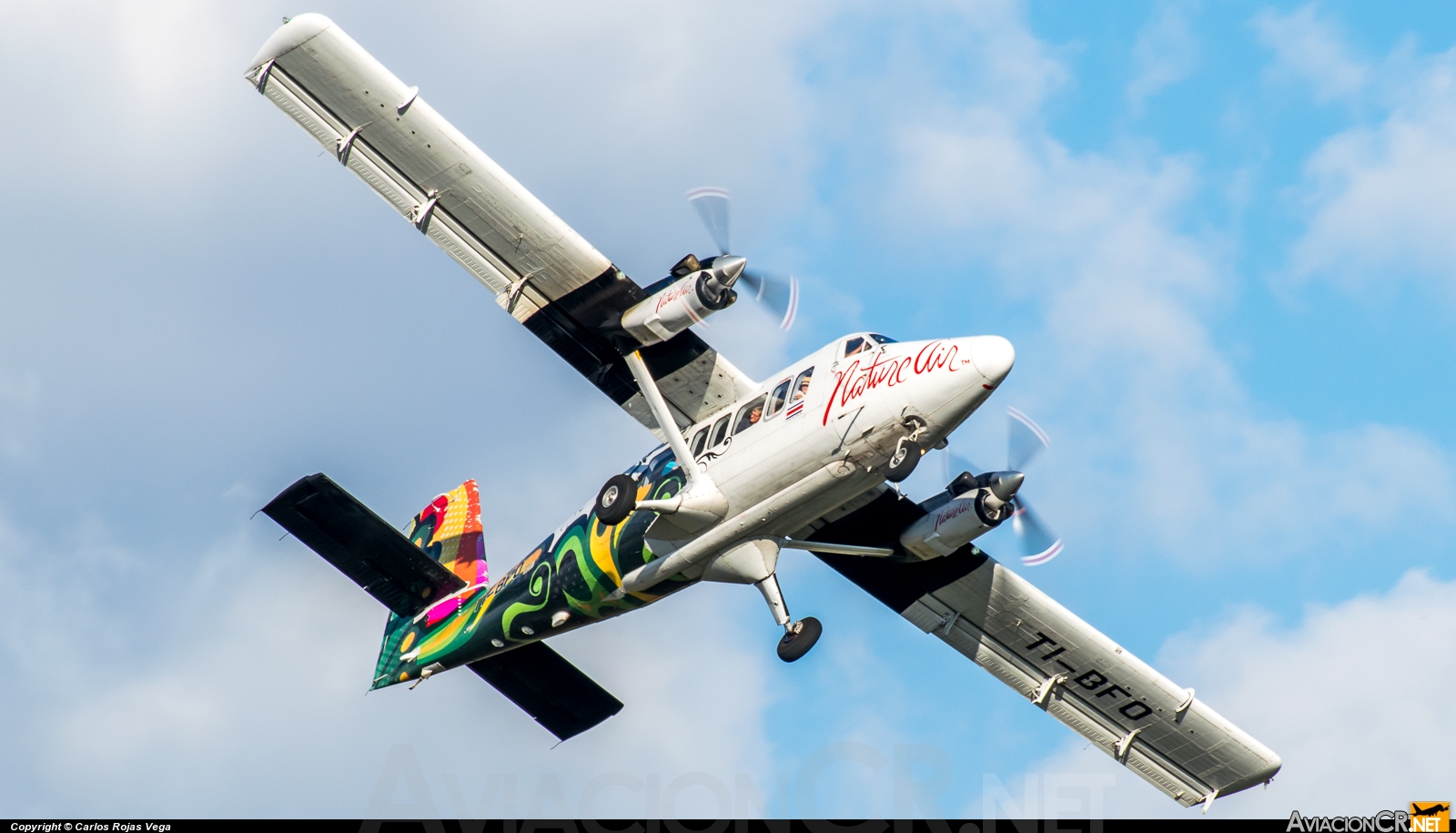 TI-BFO - De Havilland Canada DHC-6-300 Twin Otter/VistaLiner - Nature Air