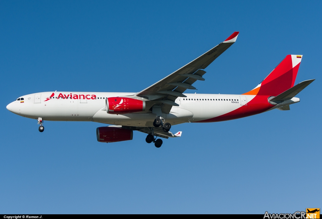 N941AV - Airbus A330-243 - Avianca