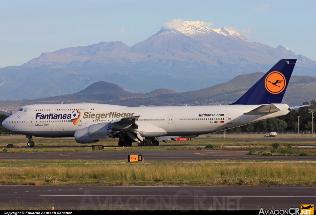 D-ABYI - Boeing 747SR-81 - Lufthansa