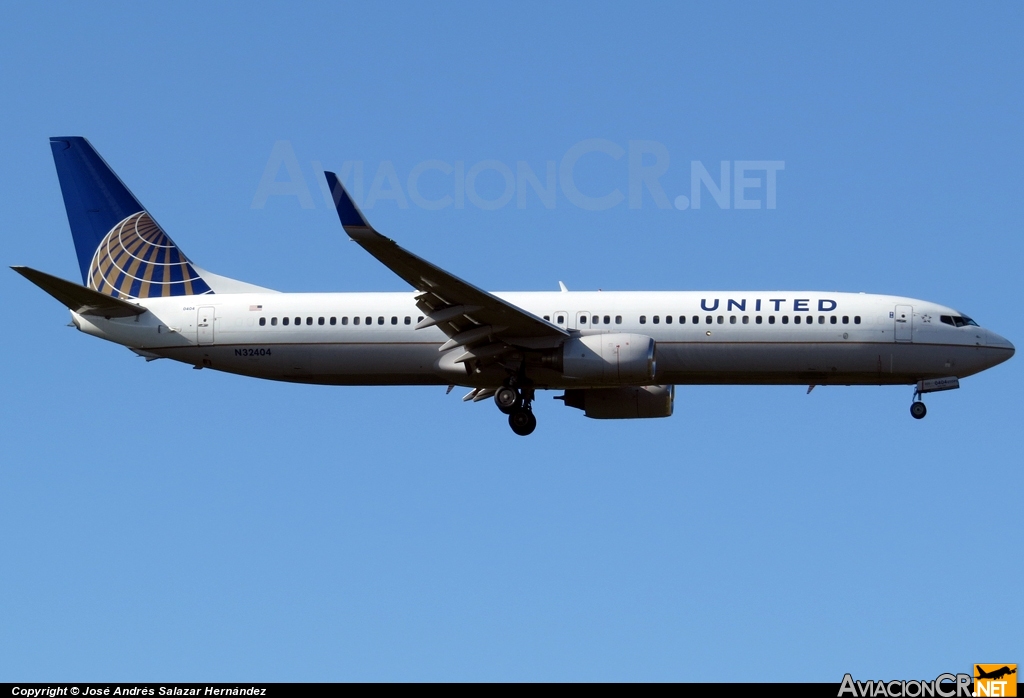 N32404 - Boeing 737-924 - United Airlines