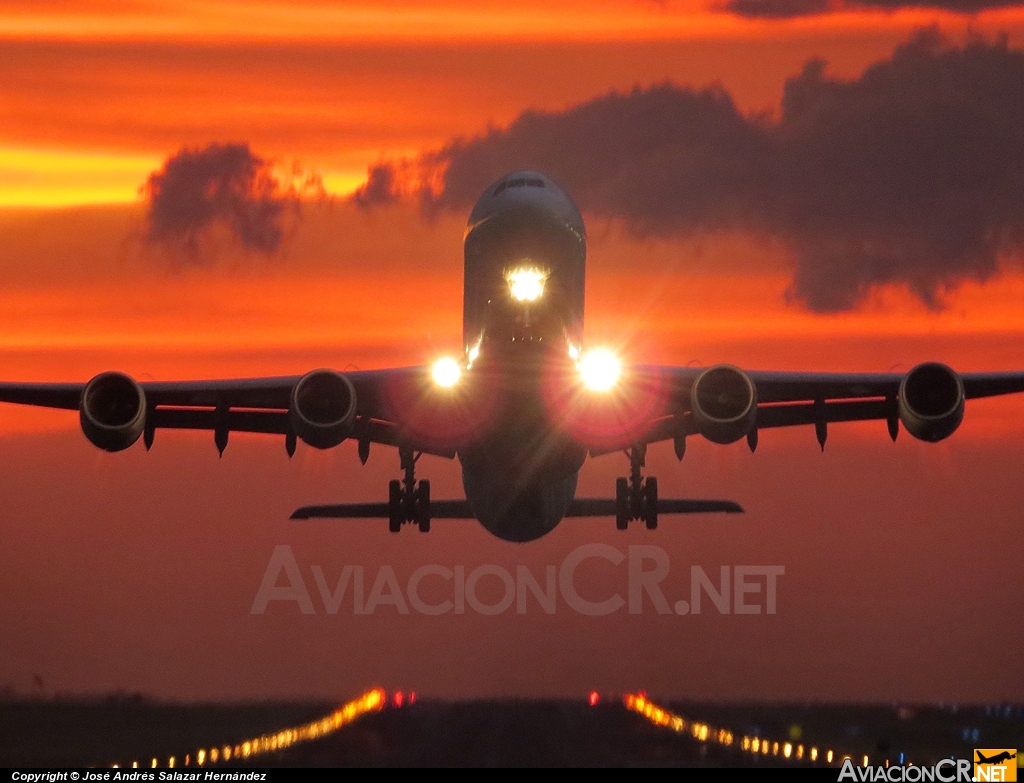 EC-IOB - Airbus A340-642 - Iberia