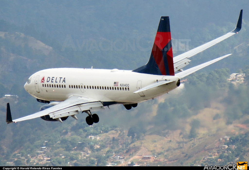 N304DQ - Boeing 737-732 - Delta Air Lines