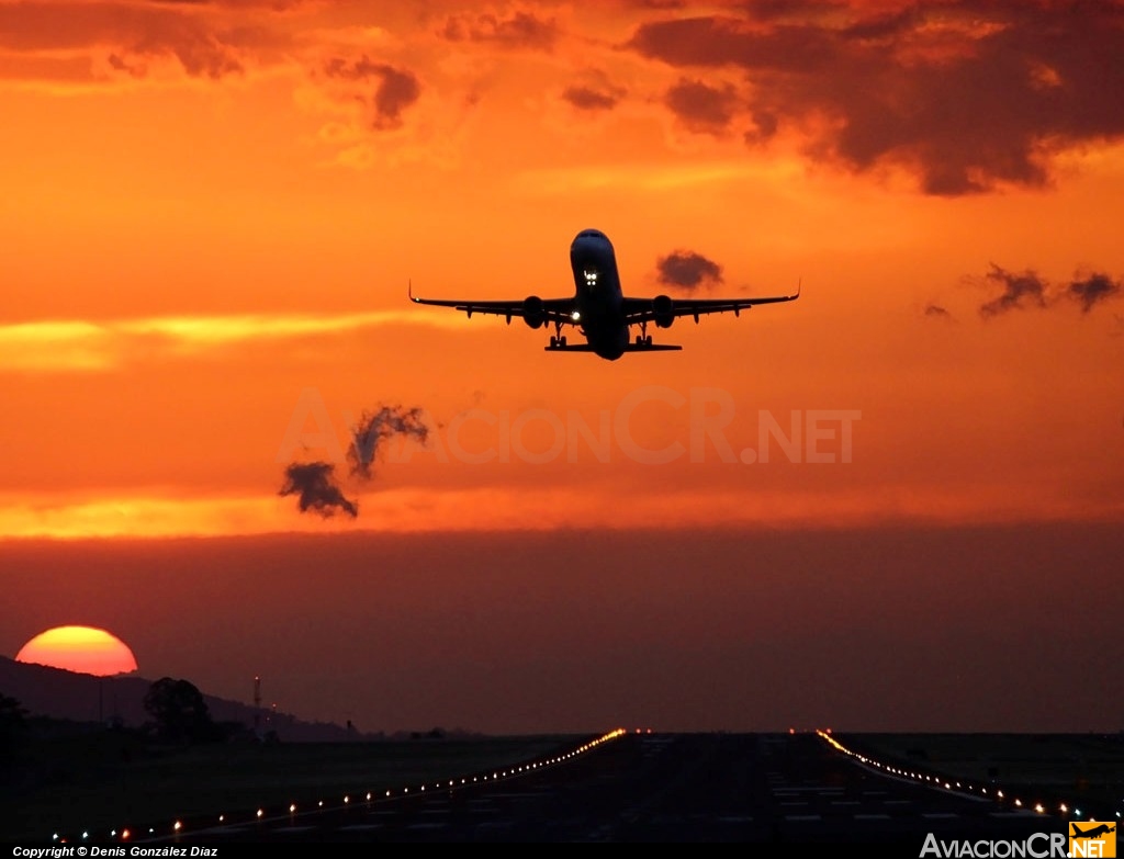 N693AV - Airbus A321-231 - Avianca