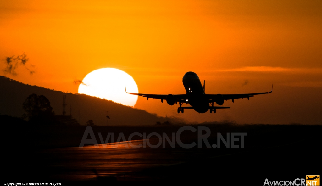 N693AV - Airbus A321-231 - Avianca