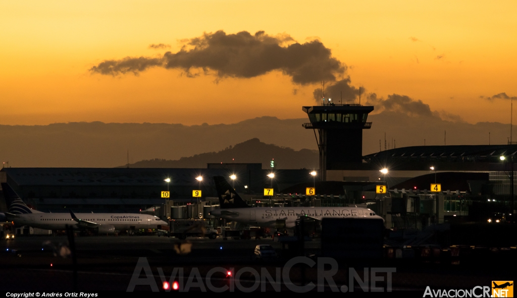 AEROPUERTO - Aeropuerto - Aeropuerto