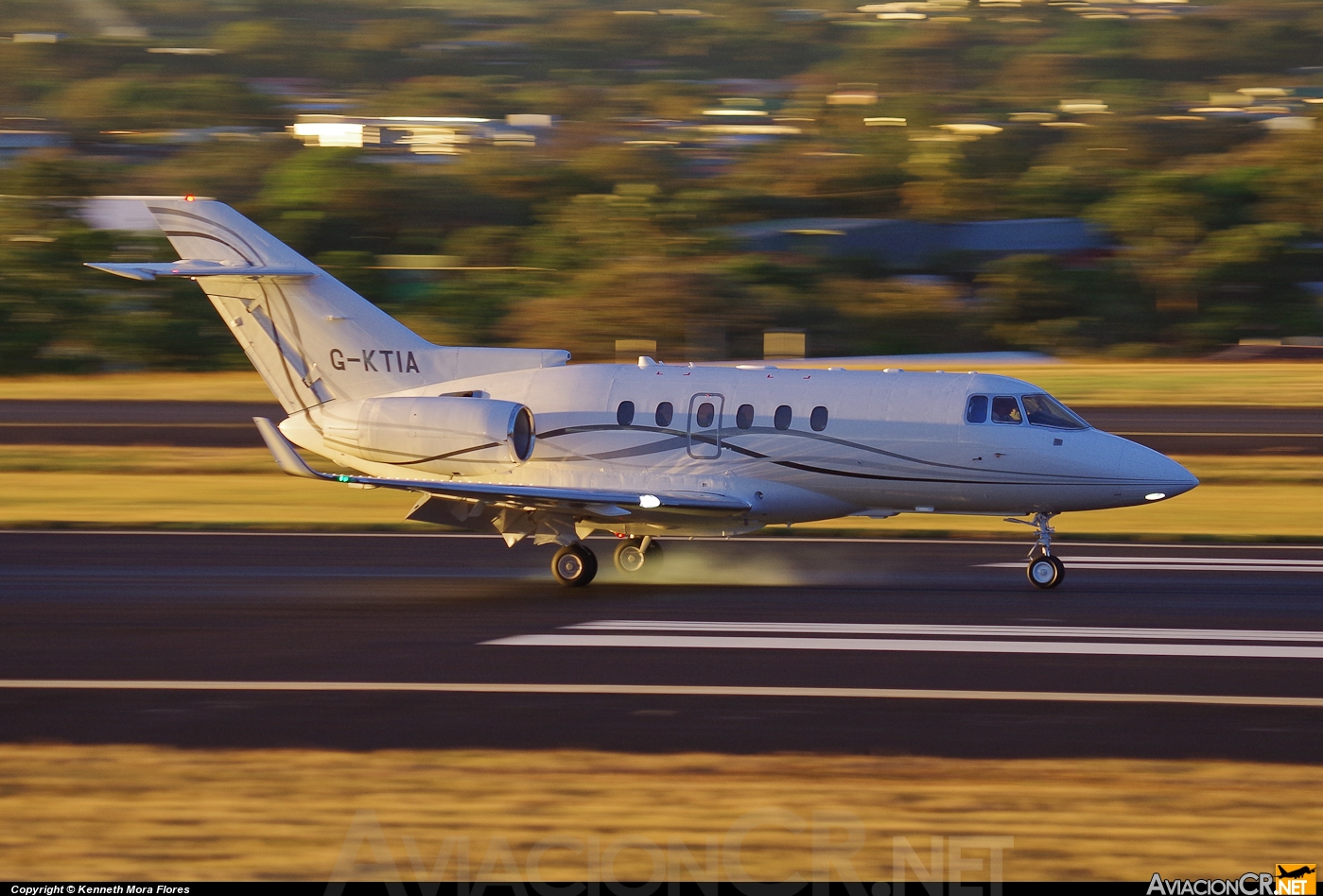 G-KTIA - Hawker 900XP - Privado