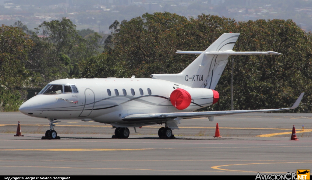 G-KTIA - Hawker 900XP - Privado