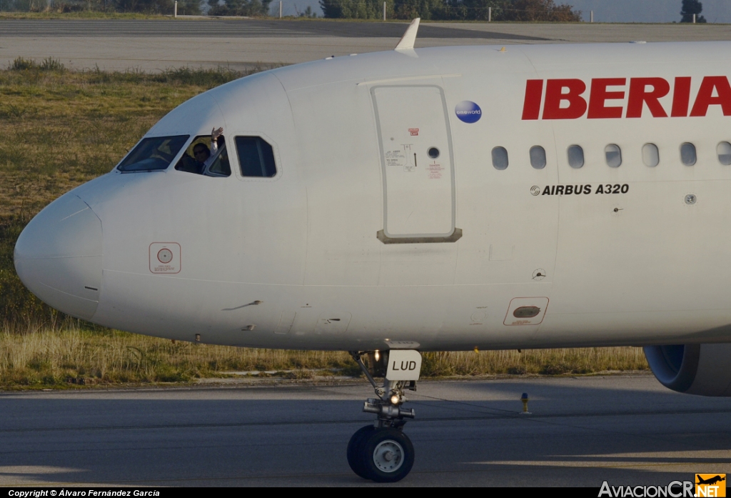 EC-LUD - Airbus A320-214 - Iberia Express