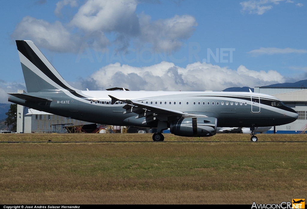 M-KATE - Airbus A319-133X CJ - Privado