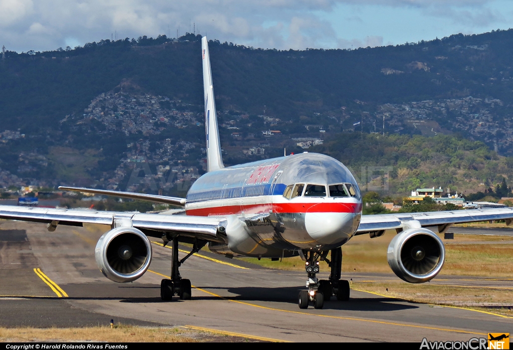 N605AA - Boeing 757-223 - American Airlines