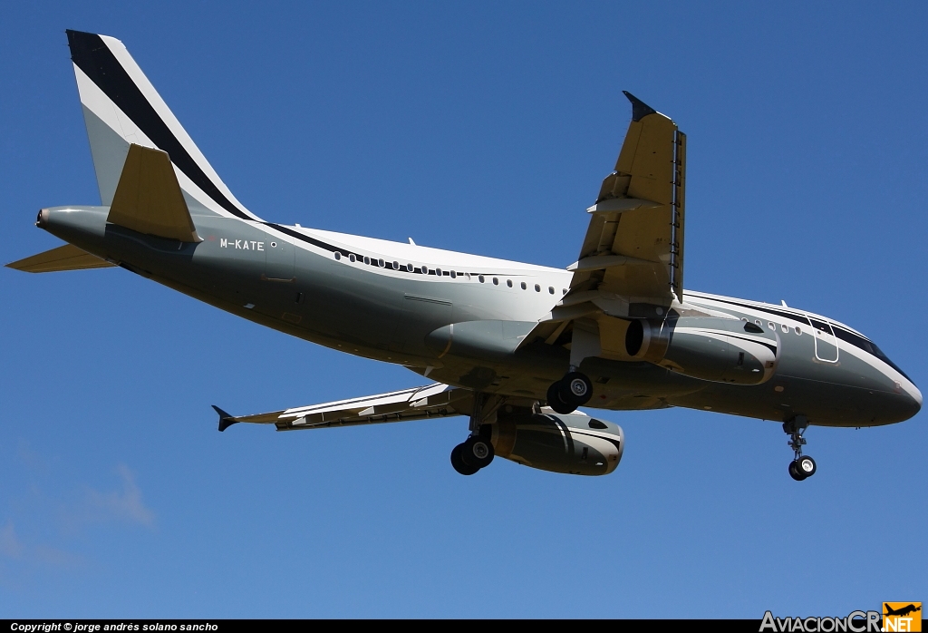 M-KATE - Airbus A319-133X CJ - Privado