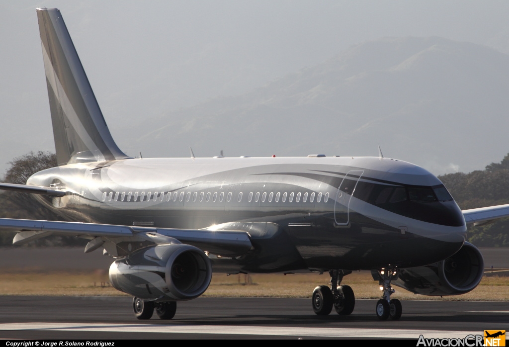 M-KATE - Airbus A319-133X CJ - Privado