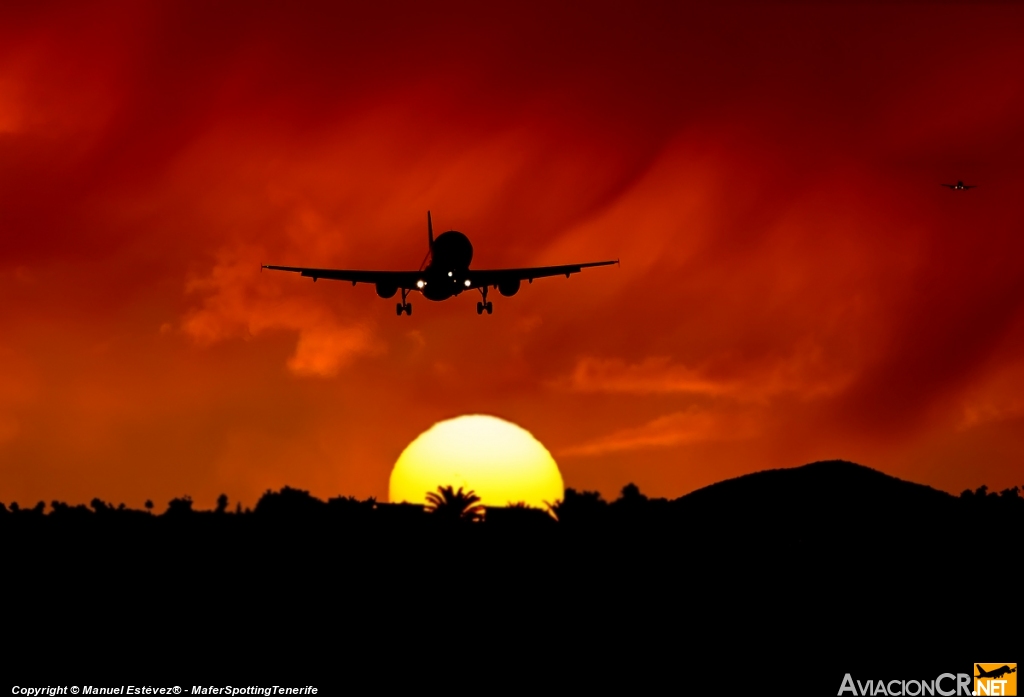 G-EZWE - Airbus A320-214 - EasyJet