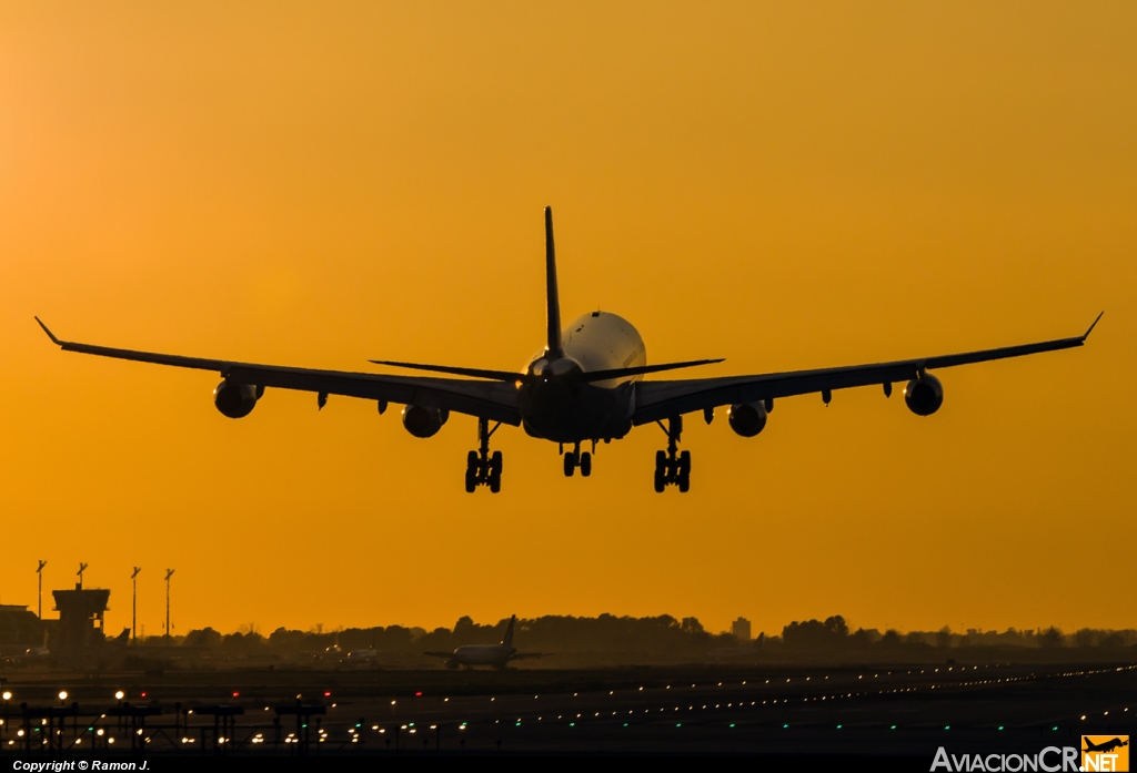 LV-CSX - Airbus A340-313X - Aerolineas Argentinas