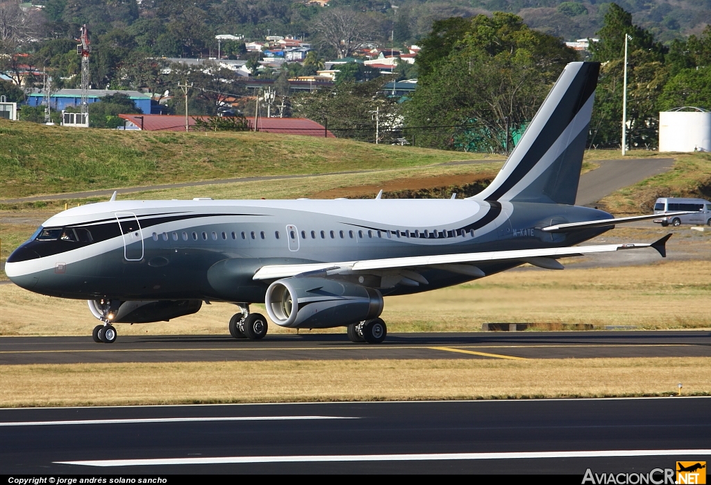 M-KATE - Airbus A319-133X CJ - Privado