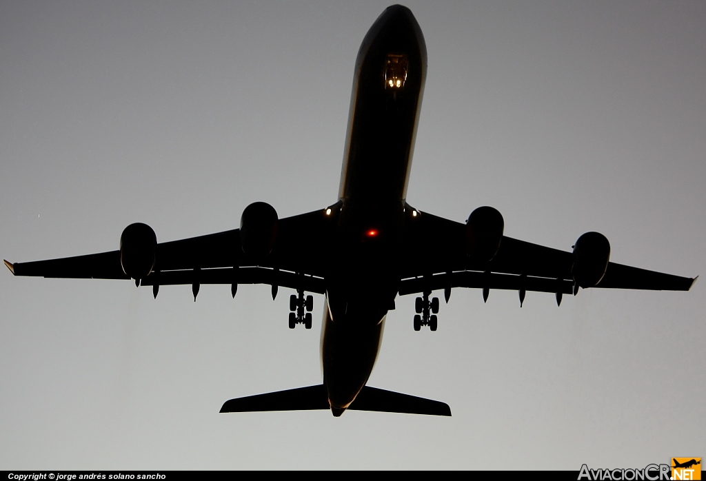 EC-JPU - Airbus A340-642 - Iberia