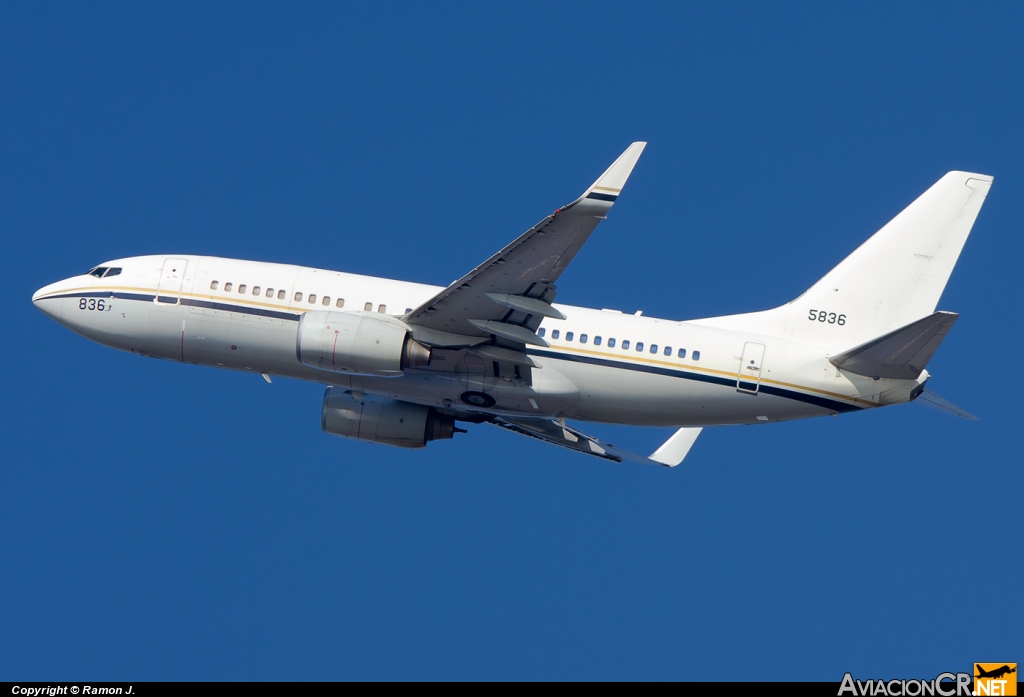 5836 -  Boeing 737-700 BBJ/C-40  - USA - Navy